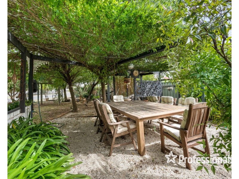 9 Gray Street, Corowa NSW 2646