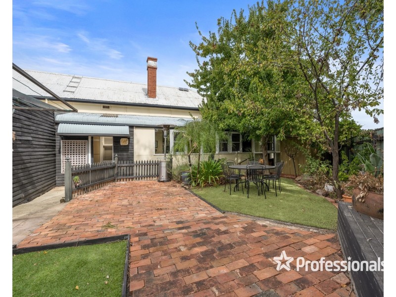 9 Gray Street, Corowa NSW 2646