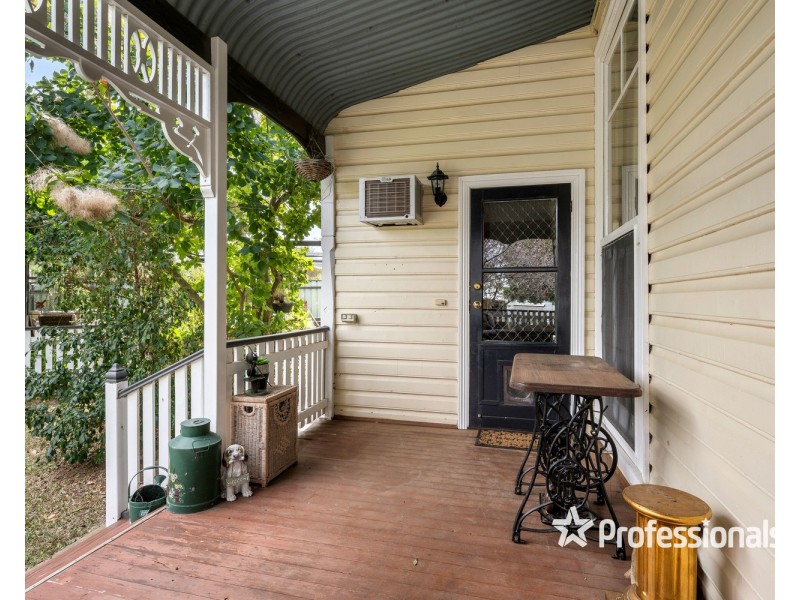 9 Gray Street, Corowa NSW 2646