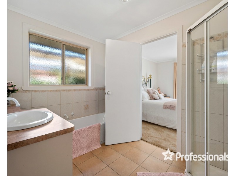 34 Falcon Court, Wodonga VIC 3690