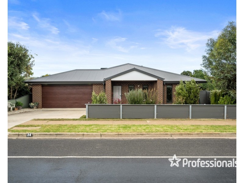 24 Bow Street, Corowa NSW 2646