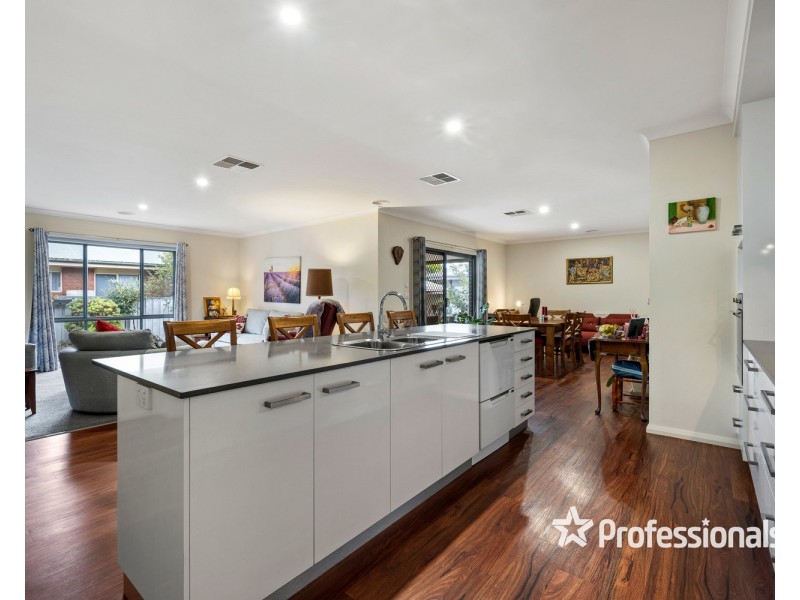 24 Bow Street, Corowa NSW 2646