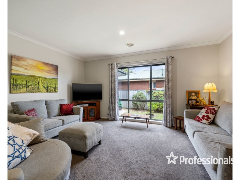 24 Bow Street, Corowa NSW 2646