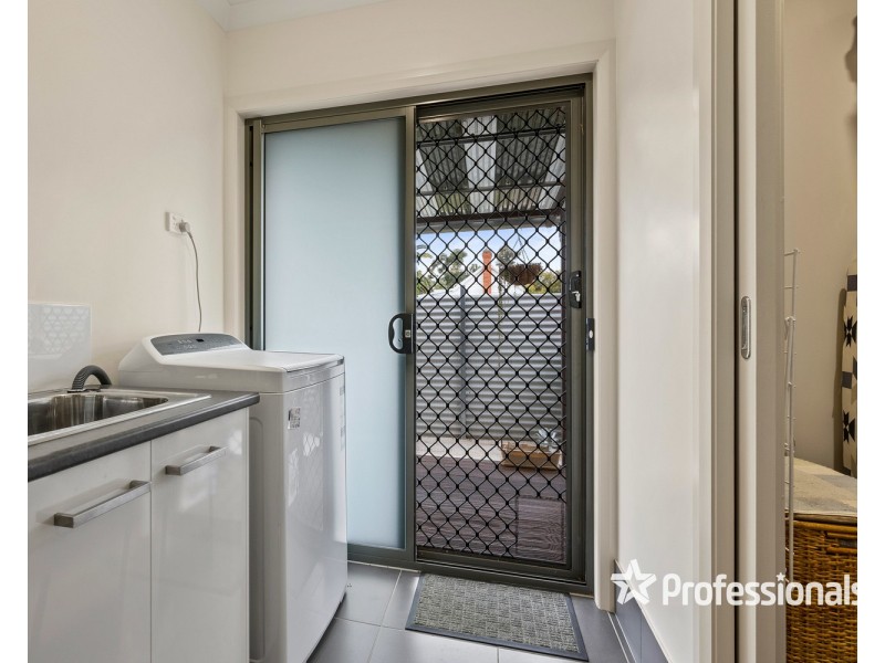 24 Bow Street, Corowa NSW 2646