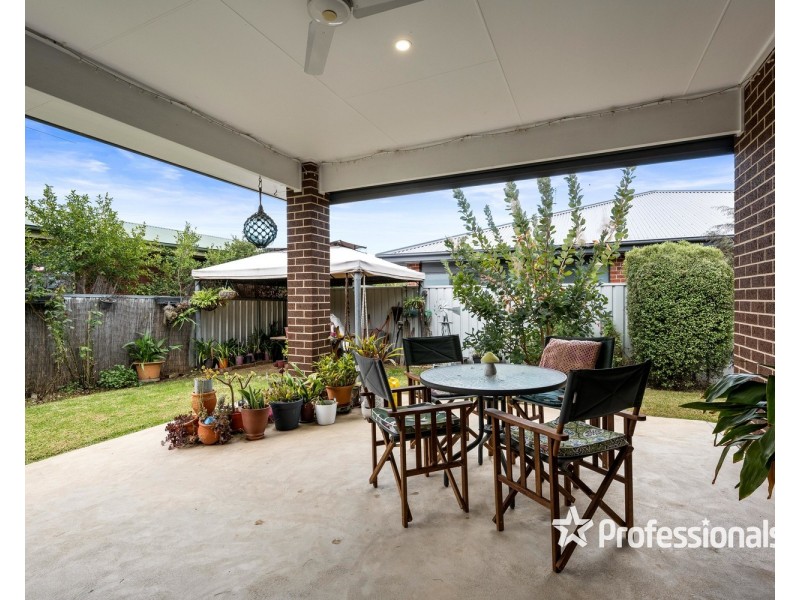 24 Bow Street, Corowa NSW 2646