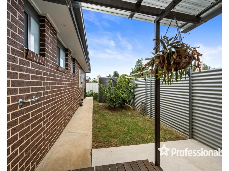 24 Bow Street, Corowa NSW 2646