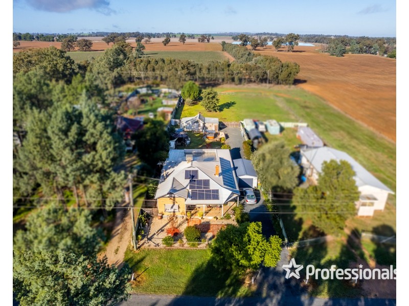 77 Ellis Street, Brocklesby NSW 2642