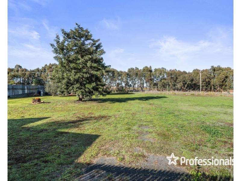 77 Ellis Street, Brocklesby NSW 2642