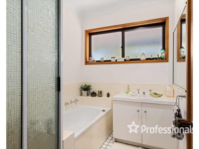 2 Lobban Street, Bethanga VIC 3691