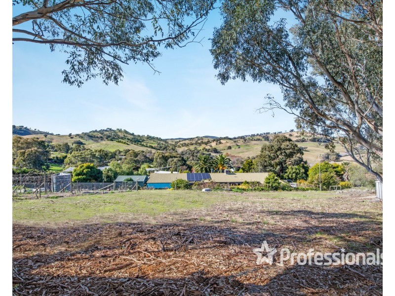 2 Lobban Street, Bethanga VIC 3691