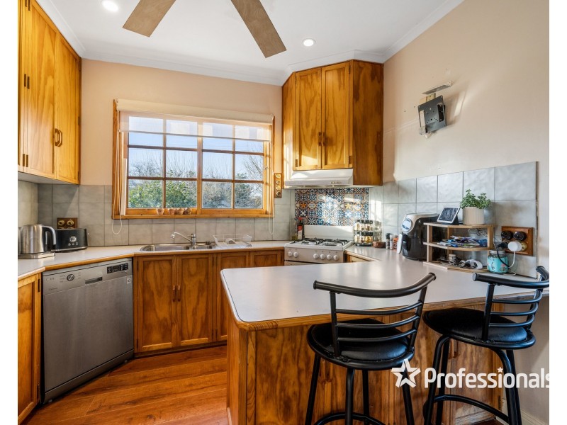 2 Burke Street, Chiltern VIC 3683