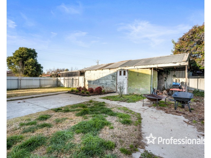 2 Burke Street, Chiltern VIC 3683