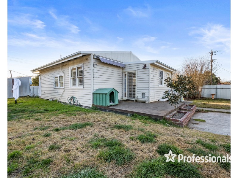 2 Burke Street, Chiltern VIC 3683