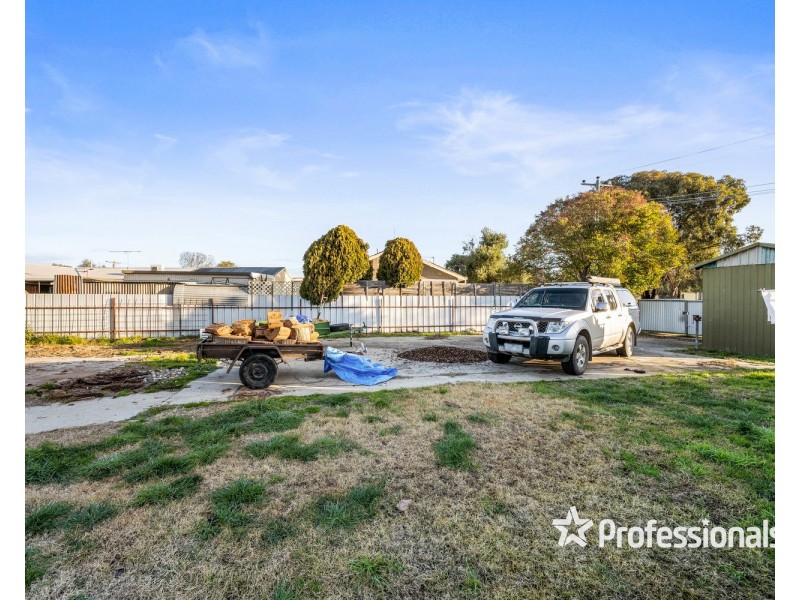 2 Burke Street, Chiltern VIC 3683