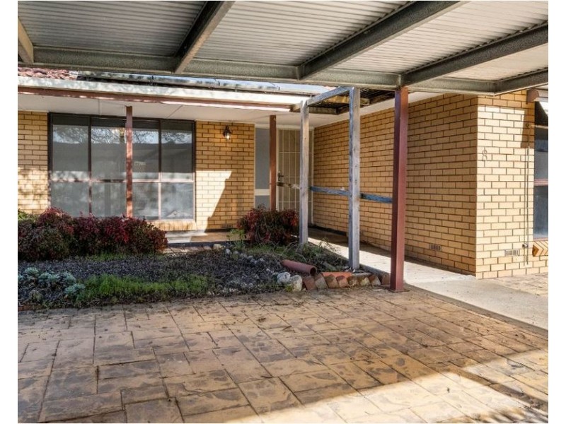 8 Albert Road, Chiltern VIC 3683