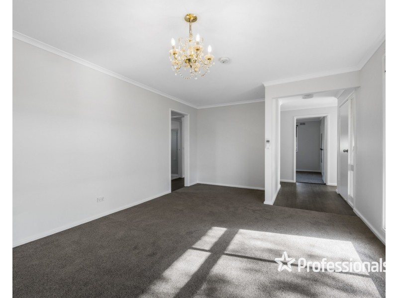 8 Albert Road, Chiltern VIC 3683