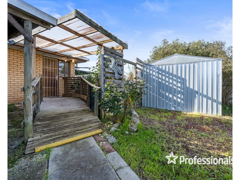 8 Albert Road, Chiltern VIC 3683