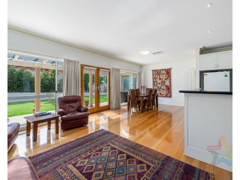 16 Avondale Drive, Wodonga VIC 3690