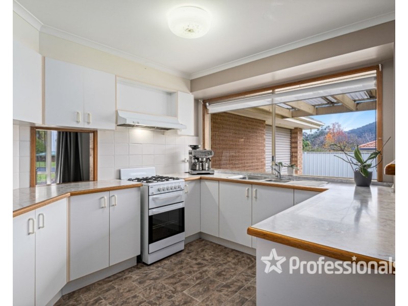 8 Elmslie Circuit, West Wodonga VIC 3690