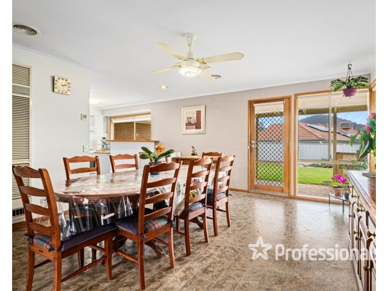 8 Elmslie Circuit, West Wodonga VIC 3690