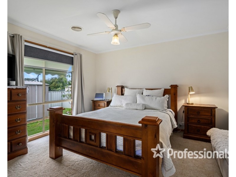 8 Elmslie Circuit, West Wodonga VIC 3690