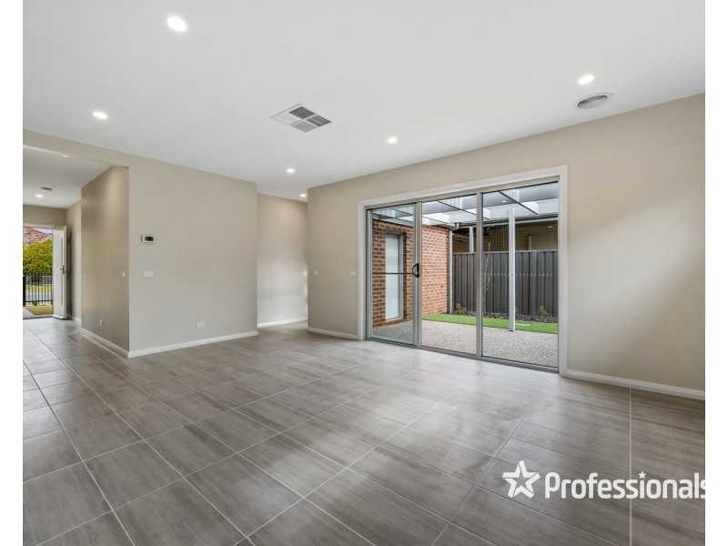 2/14 Chenery Street, Wodonga VIC 3690