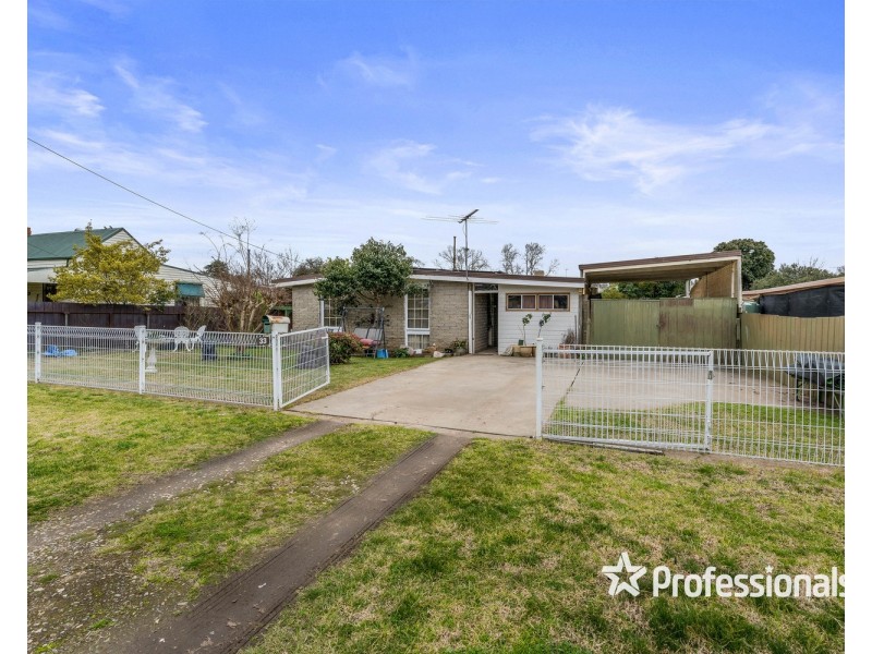 33 Edward Street, Corowa NSW 2646
