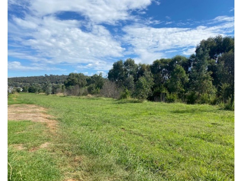 25 Greta Drive, Hamilton Valley NSW 2641