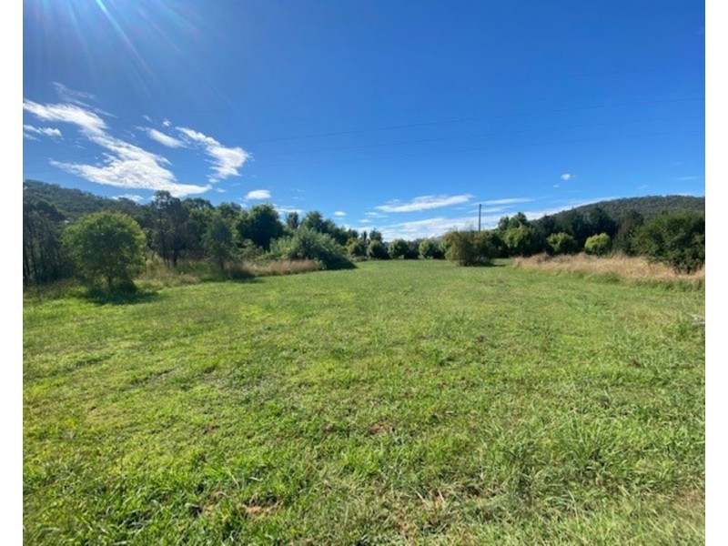 25 Greta Drive, Hamilton Valley NSW 2641