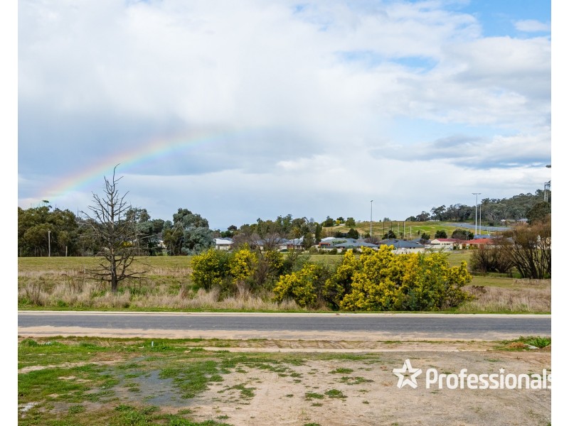 93 Kendall Drive, Hamilton Valley NSW 2641