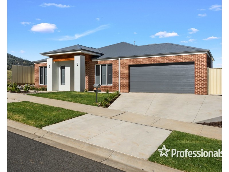 24 Lexcen Street, Baranduda VIC 3691