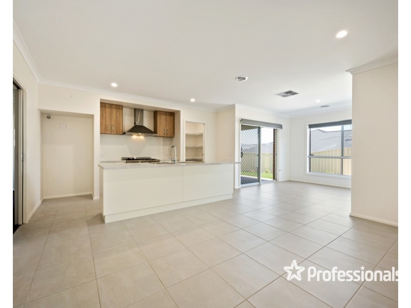 24 Lexcen Street, Baranduda VIC 3691