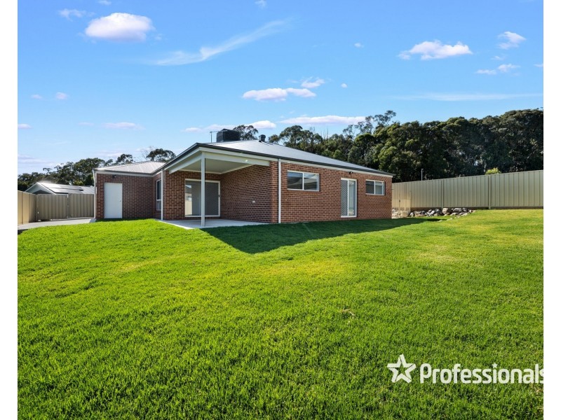 24 Lexcen Street, Baranduda VIC 3691