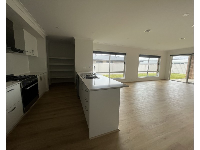 17 Beadsworth Street, Baranduda VIC 3691