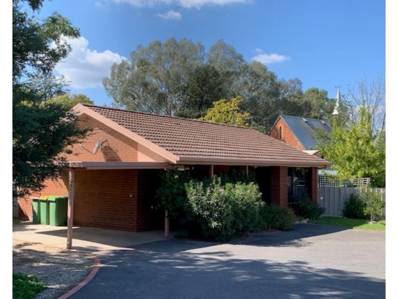 2/56 Albert Road, Chiltern VIC 3683
