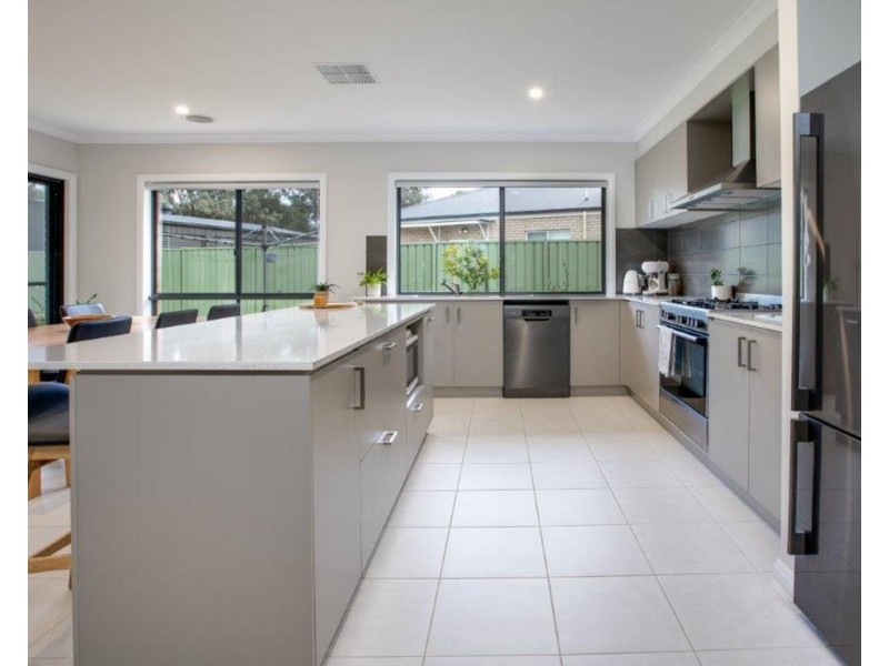 10 Balmain Place, Lavington NSW 2641