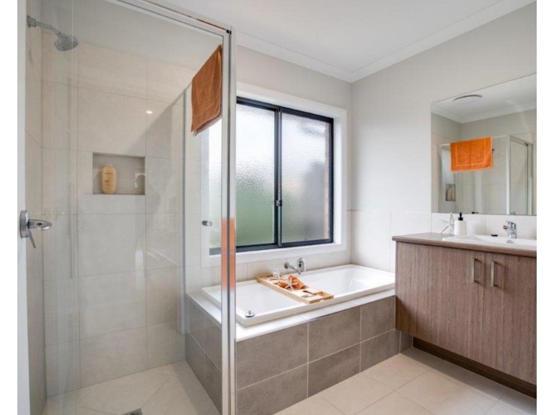10 Balmain Place, Lavington NSW 2641