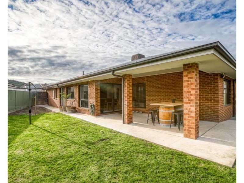 10 Balmain Place, Lavington NSW 2641