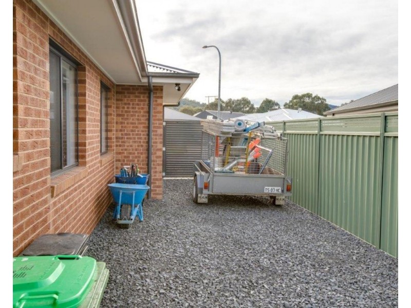 10 Balmain Place, Lavington NSW 2641