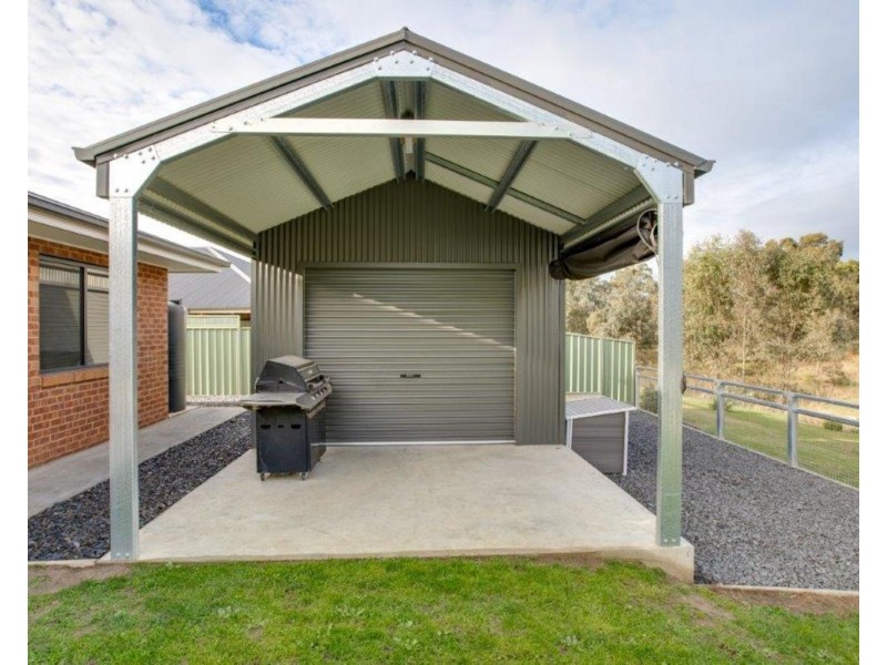 10 Balmain Place, Lavington NSW 2641