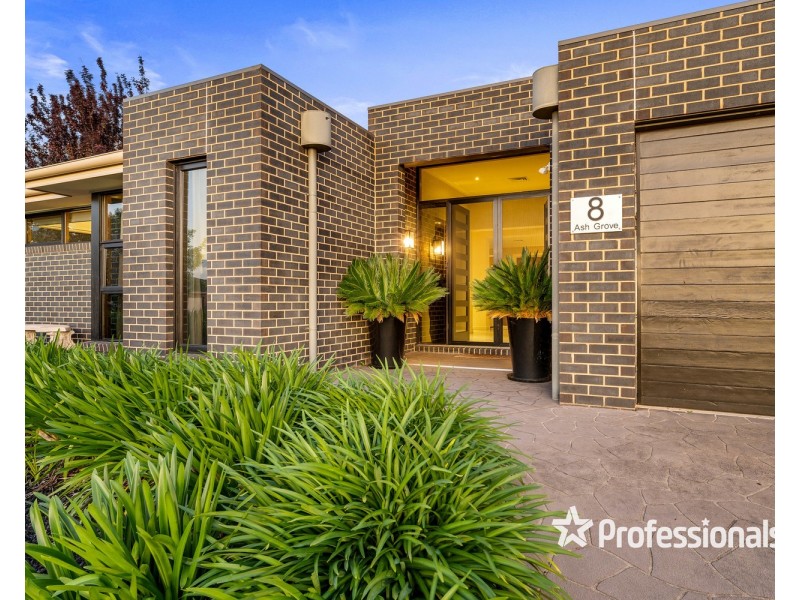 8 Ash Grove, Thurgoona NSW 2640