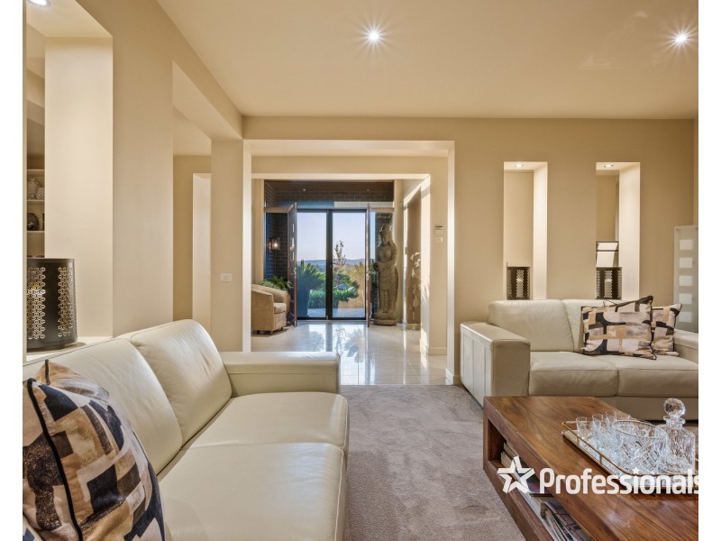 8 Ash Grove, Thurgoona NSW 2640