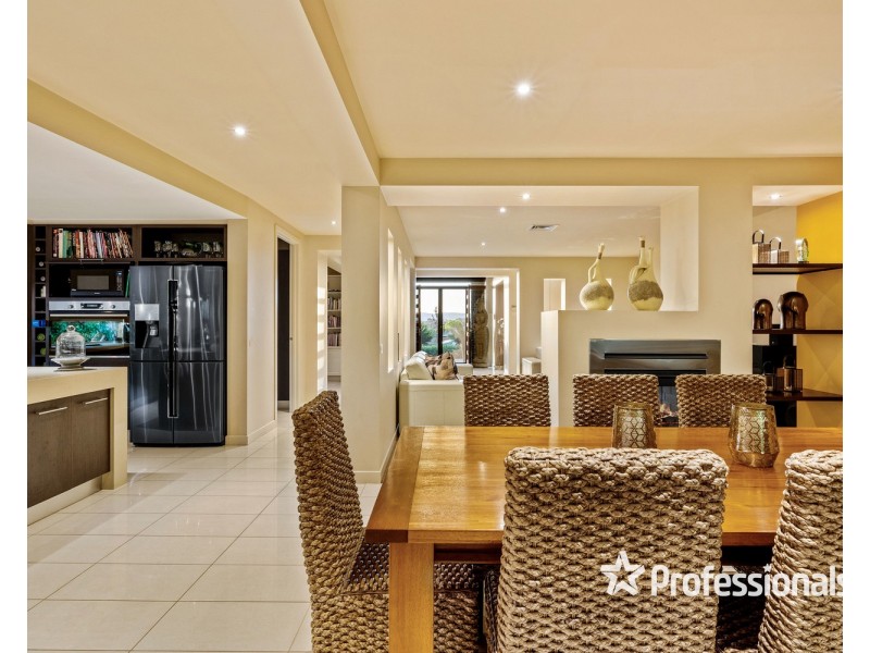 8 Ash Grove, Thurgoona NSW 2640