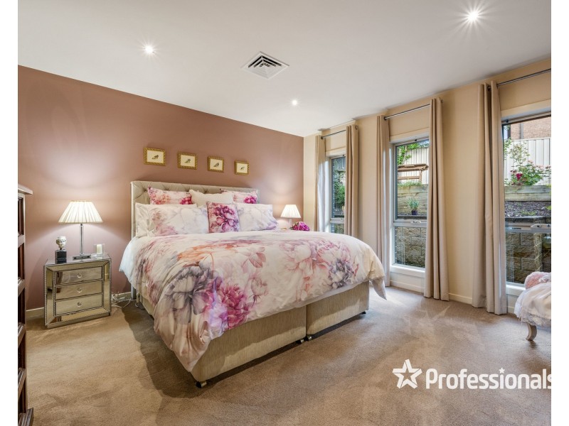 8 Ash Grove, Thurgoona NSW 2640