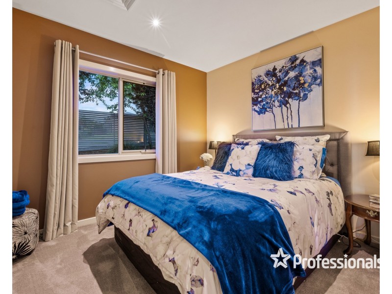 8 Ash Grove, Thurgoona NSW 2640