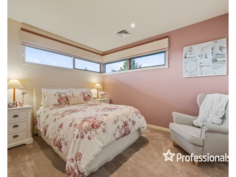 8 Ash Grove, Thurgoona NSW 2640