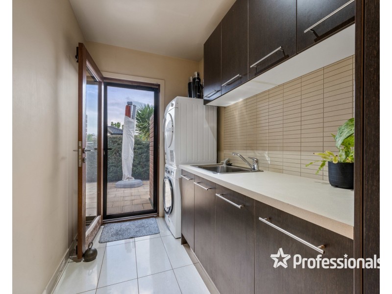 8 Ash Grove, Thurgoona NSW 2640