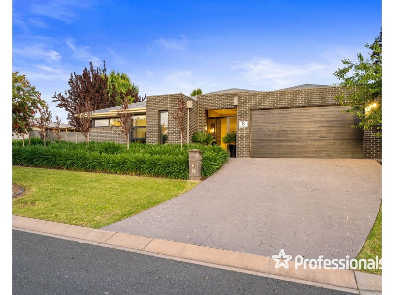 8 Ash Grove, Thurgoona NSW 2640