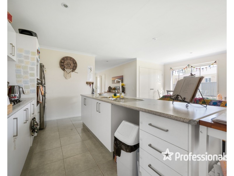 69 Royce Crescent, Lavington NSW 2641