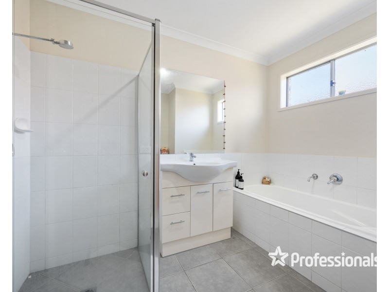 69 Royce Crescent, Lavington NSW 2641